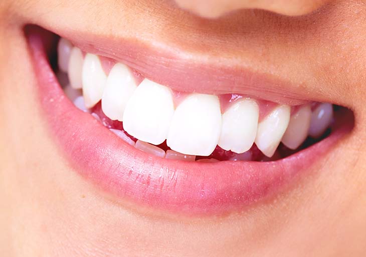 sourire etincelant - Voici la vraie signification des bandes de couleurs sur votre tube de dentifrice