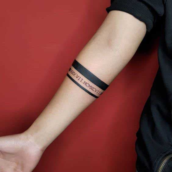 Les 100 plus beaux tatouages bracelet femme
