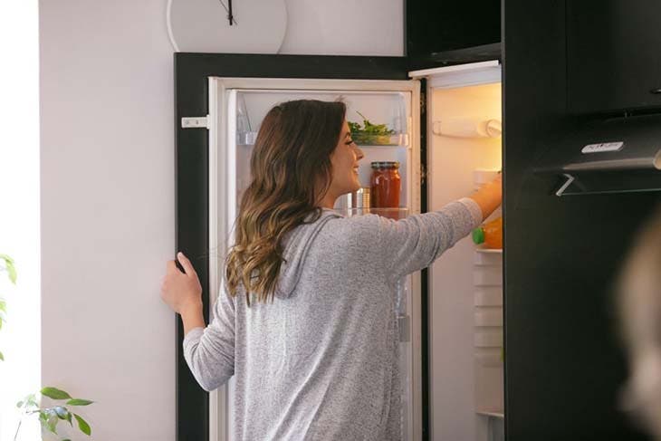 Un frigo ouvert
