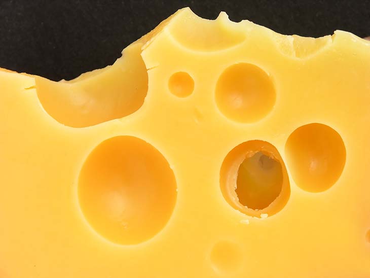 trous dans le fromage