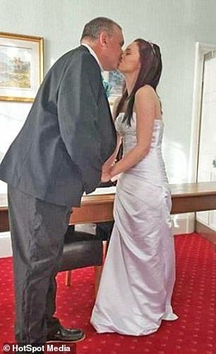 un homme de 44 ans épouse une jeune fille de 16 ans