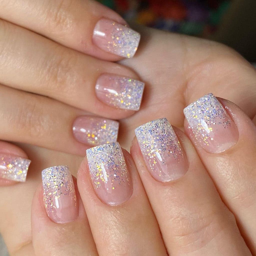 Manucures Tendances En 2023 Les Top Idées De Vernis Aux Couleurs Clairs