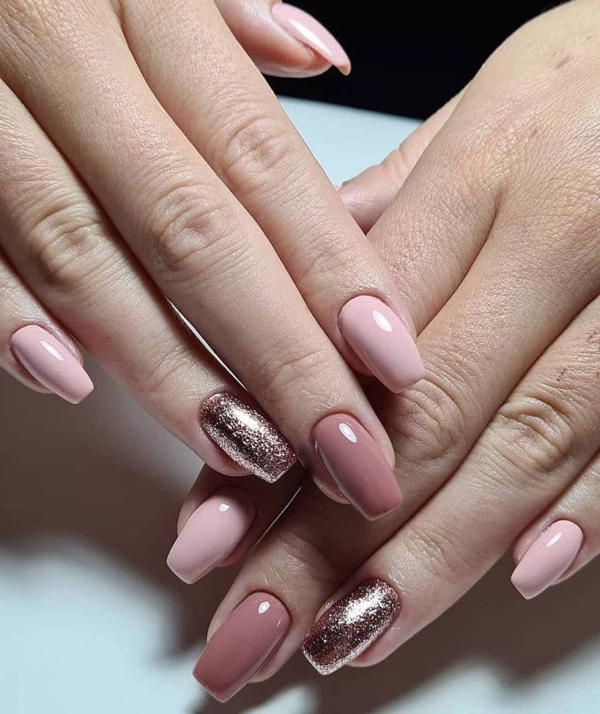Manucures Tendances En 2023 Les Top Idées De Vernis Aux Couleurs Clairs