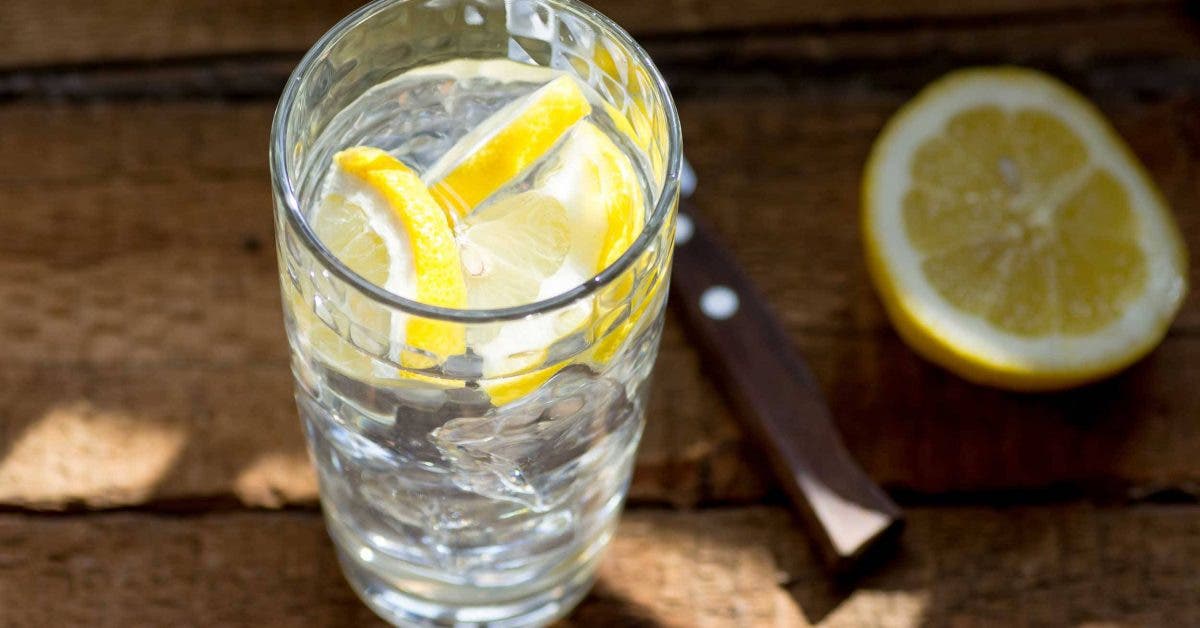 Boire de l'eau au citron est-ce vraiment bon pour la santé