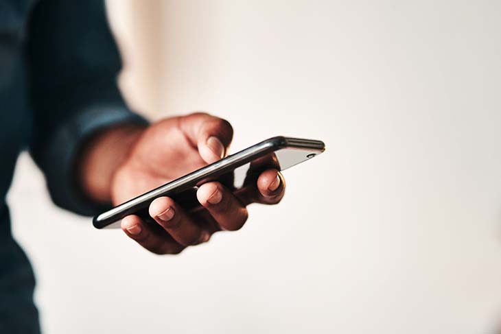 Utiliser un smartphone - source : spm