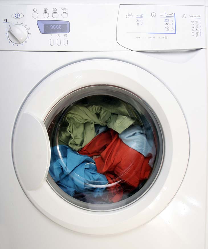 vetements mouillés machine a laver