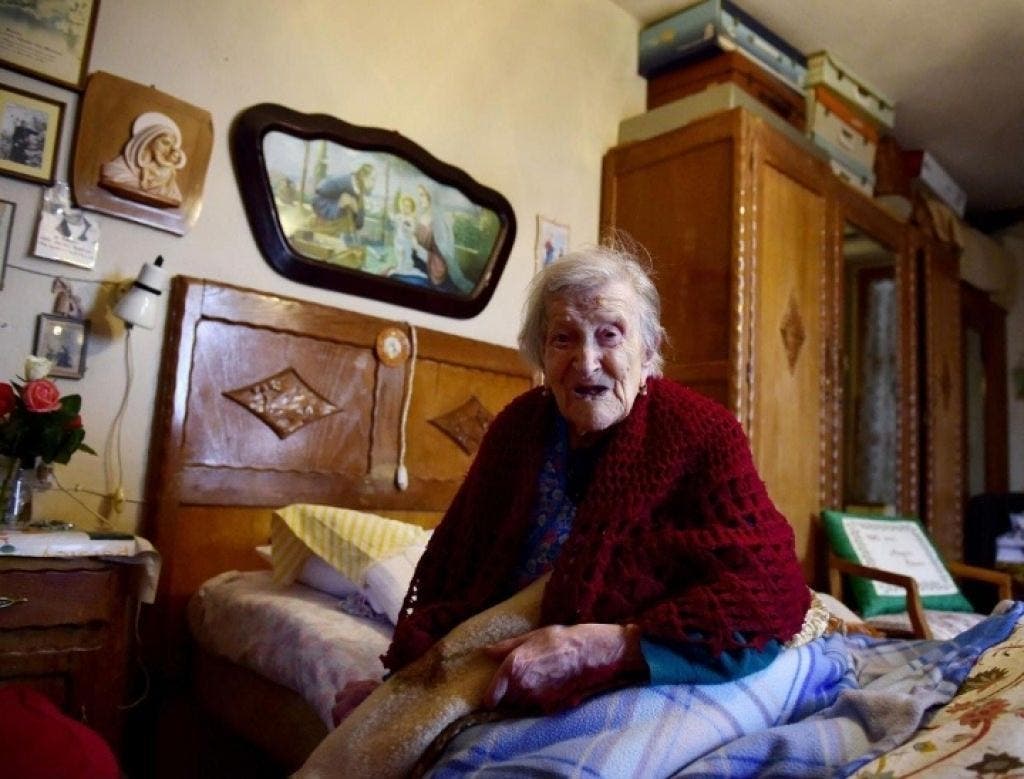 vieille femme vient de fêter ses 117 ans
