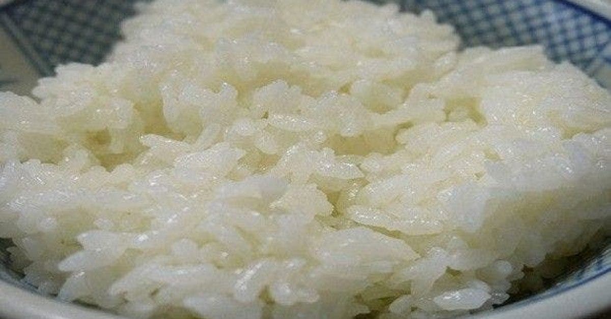 voici une methode simple pour faire cuire le riz blanc de maniere saine grace a une astuce que vous ignorez 1